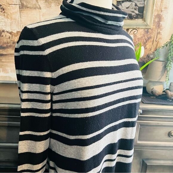 Liz Claiborne Black and White Striped Turtleneck Sweater Size Lg - Picture 2 of 7